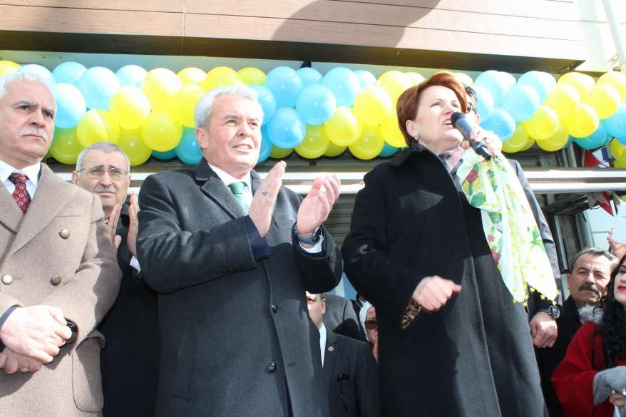 Hacı Karagöz'den miting gibi SKM açılışı 135