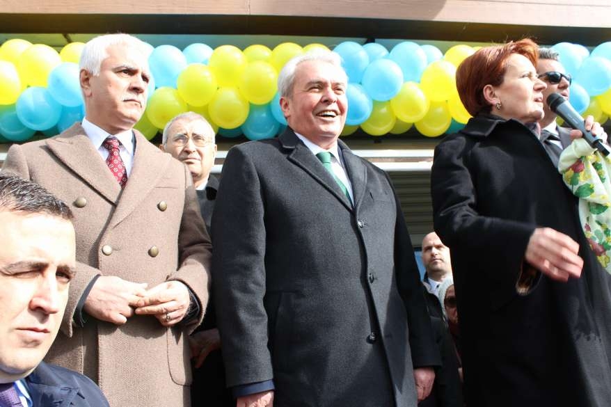 Hacı Karagöz'den miting gibi SKM açılışı 137