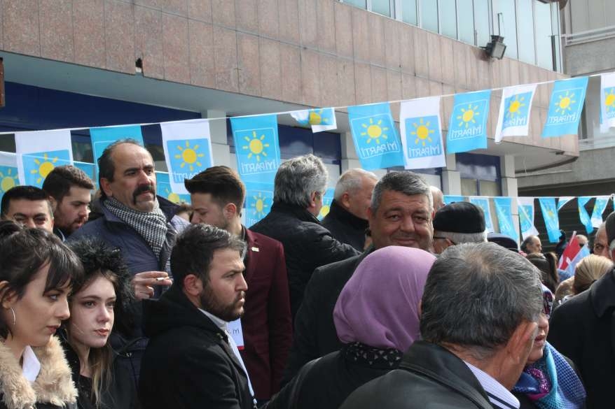 Hacı Karagöz'den miting gibi SKM açılışı 14