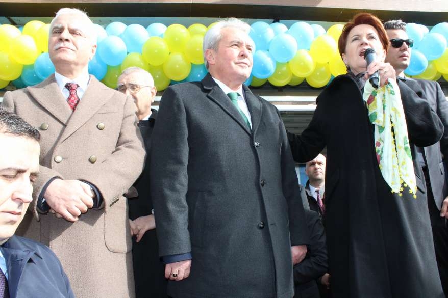 Hacı Karagöz'den miting gibi SKM açılışı 142
