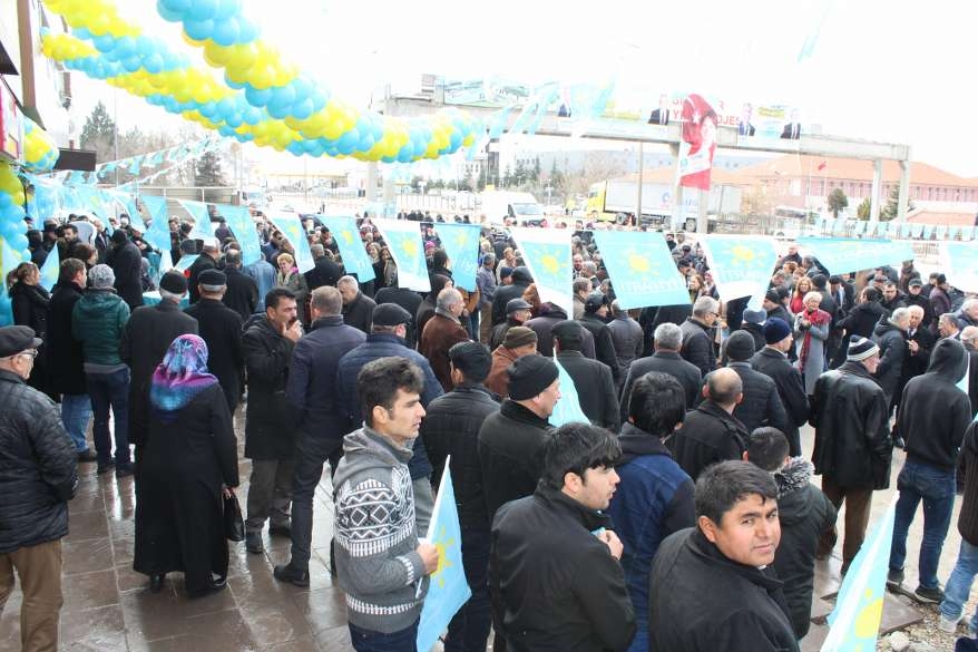 Hacı Karagöz'den miting gibi SKM açılışı 16