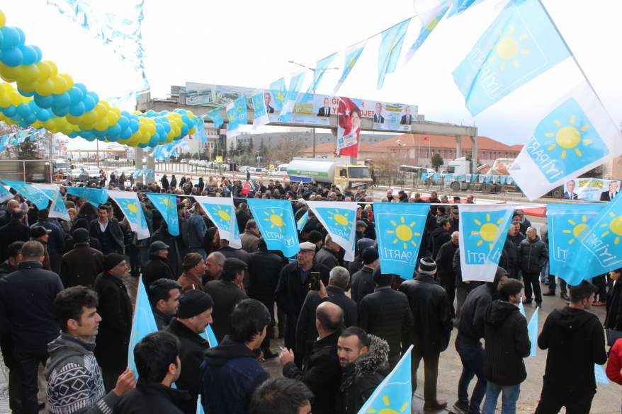 Hacı Karagöz'den miting gibi SKM açılışı 17