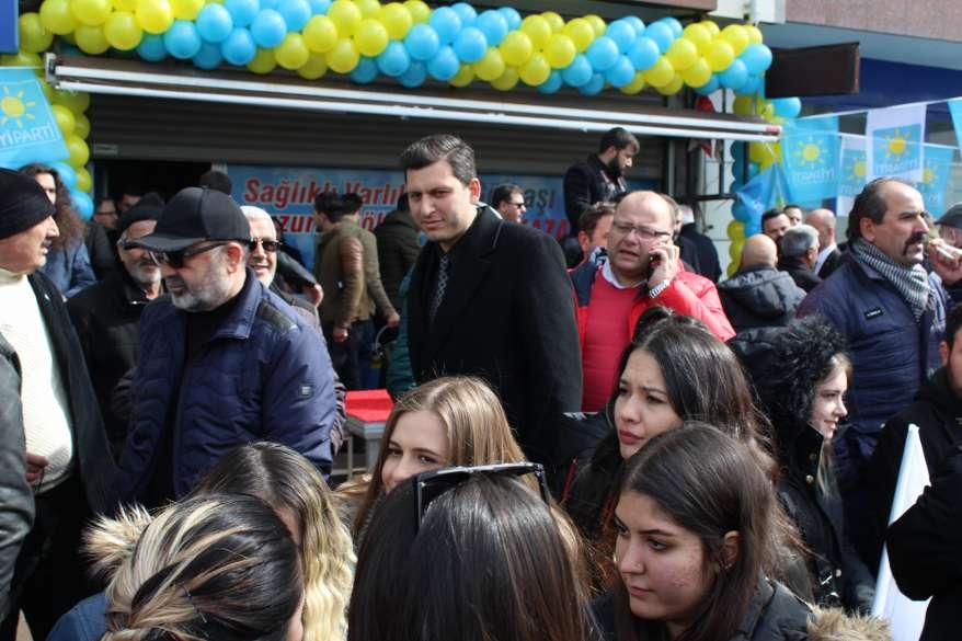 Hacı Karagöz'den miting gibi SKM açılışı 23