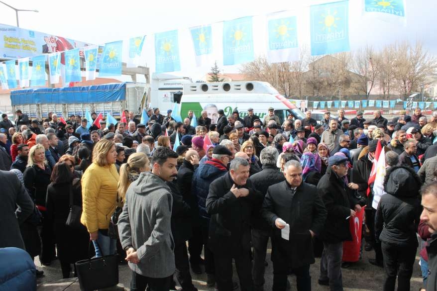 Hacı Karagöz'den miting gibi SKM açılışı 24