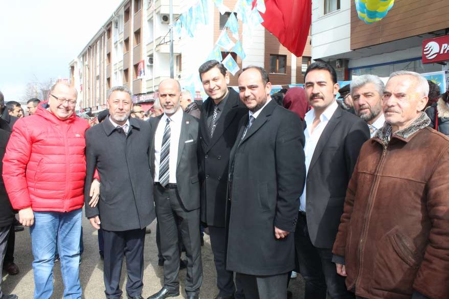 Hacı Karagöz'den miting gibi SKM açılışı 27