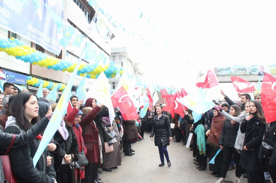 Hacı Karagöz'den miting gibi SKM açılışı 31