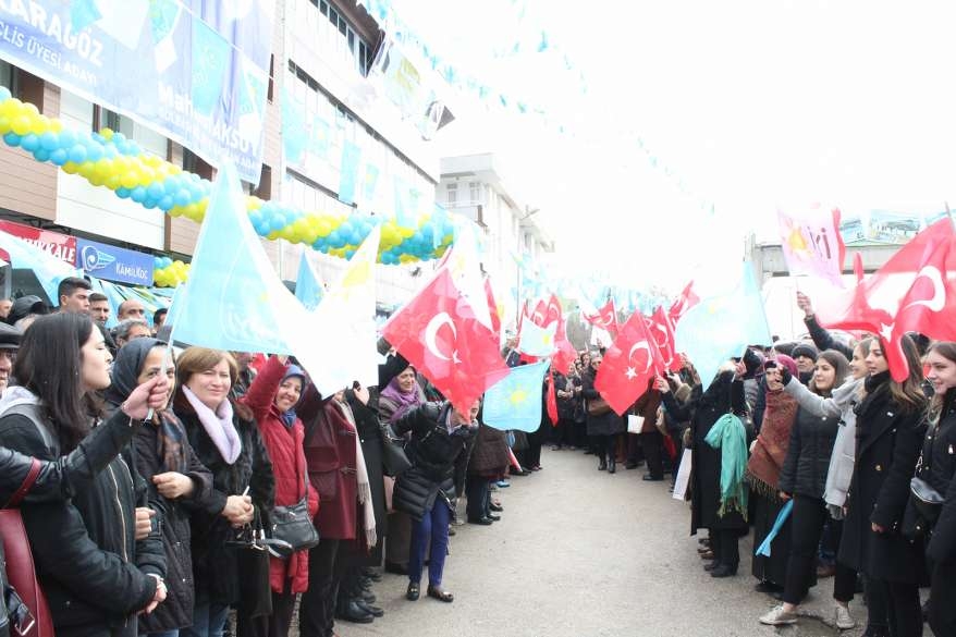 Hacı Karagöz'den miting gibi SKM açılışı 37