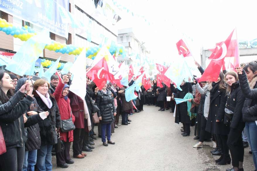 Hacı Karagöz'den miting gibi SKM açılışı 38