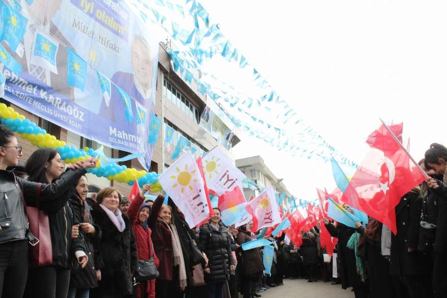 Hacı Karagöz'den miting gibi SKM açılışı 42
