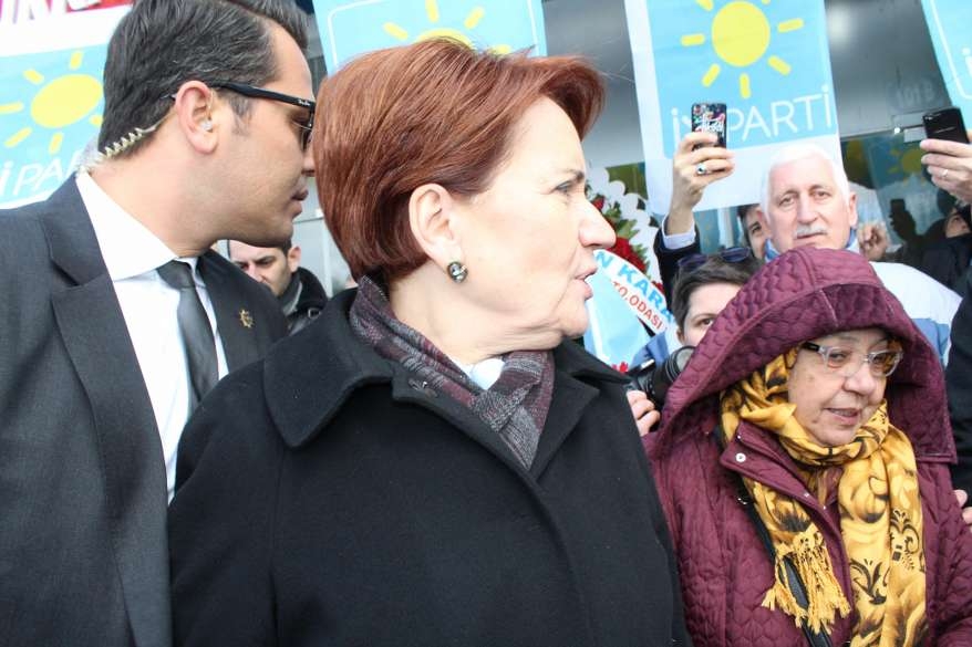 Hacı Karagöz'den miting gibi SKM açılışı 54