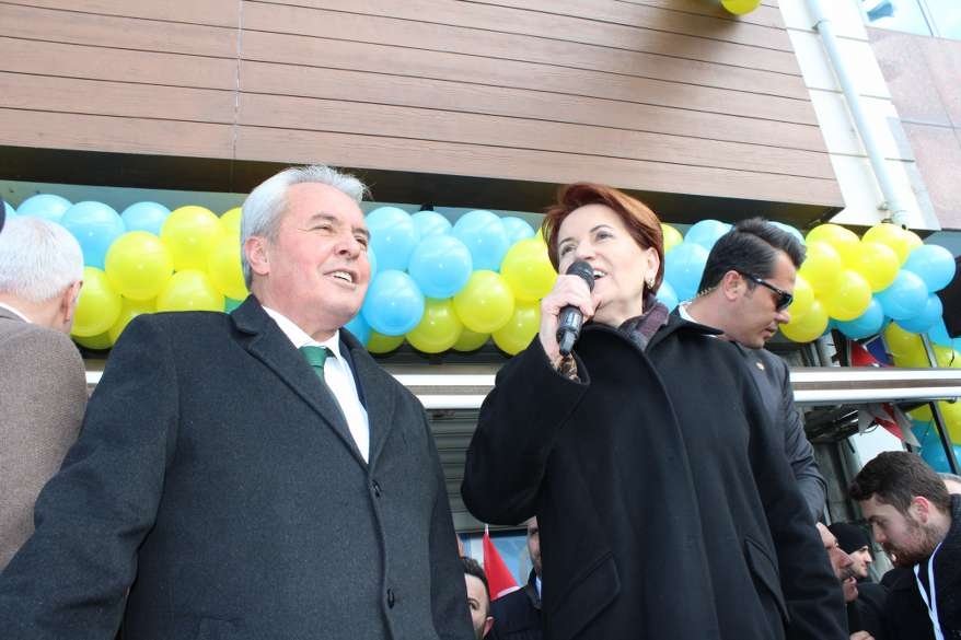 Hacı Karagöz'den miting gibi SKM açılışı 55