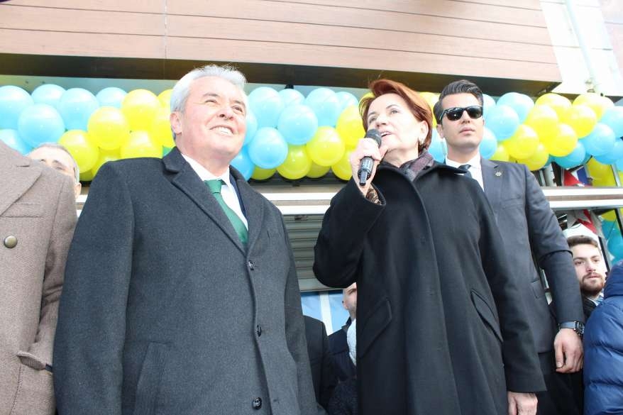 Hacı Karagöz'den miting gibi SKM açılışı 60