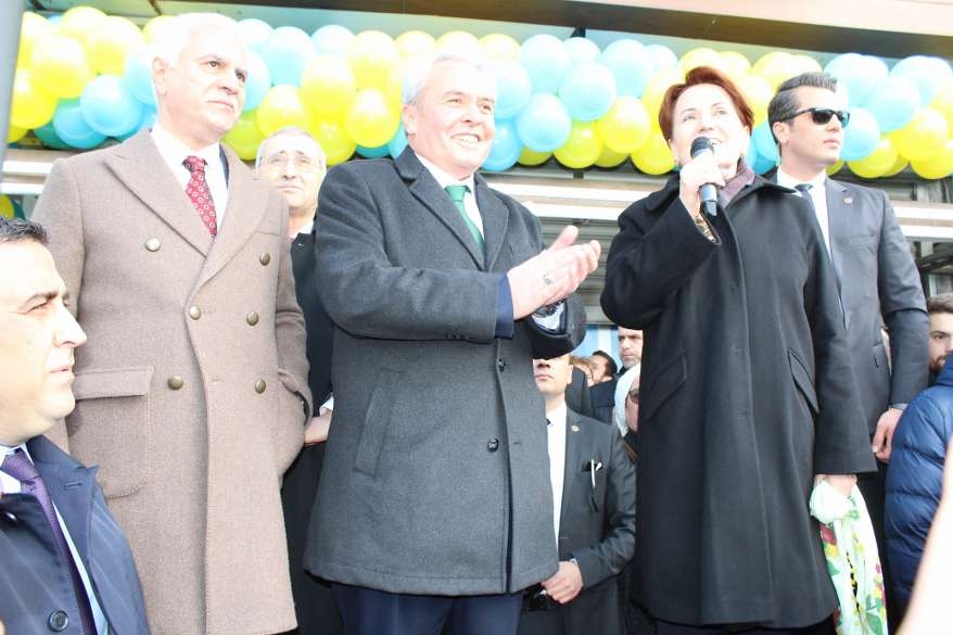 Hacı Karagöz'den miting gibi SKM açılışı 73