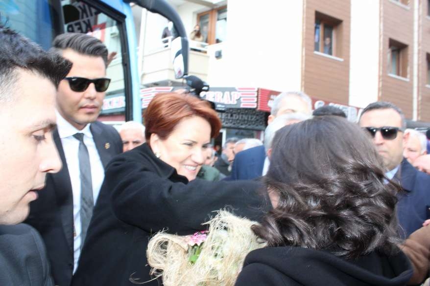 Hacı Karagöz'den miting gibi SKM açılışı 76