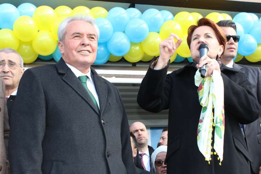 Hacı Karagöz'den miting gibi SKM açılışı 77