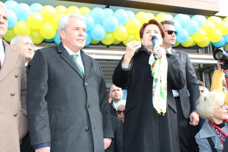 Hacı Karagöz'den miting gibi SKM açılışı 78