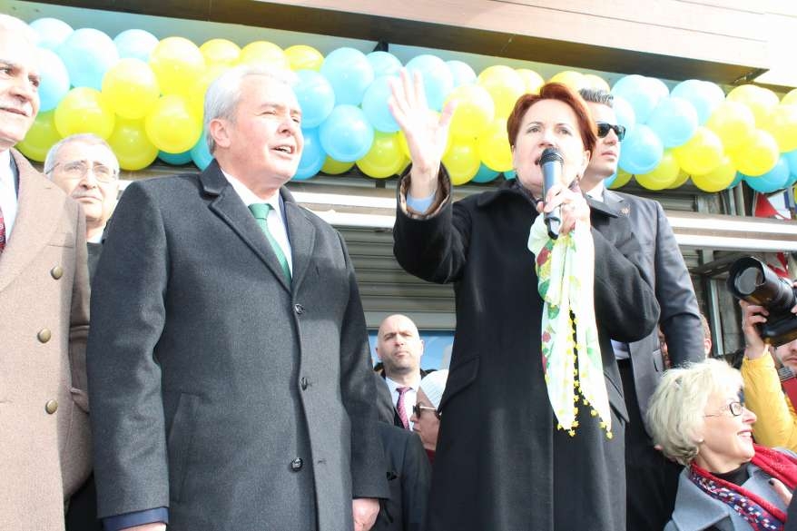 Hacı Karagöz'den miting gibi SKM açılışı 79