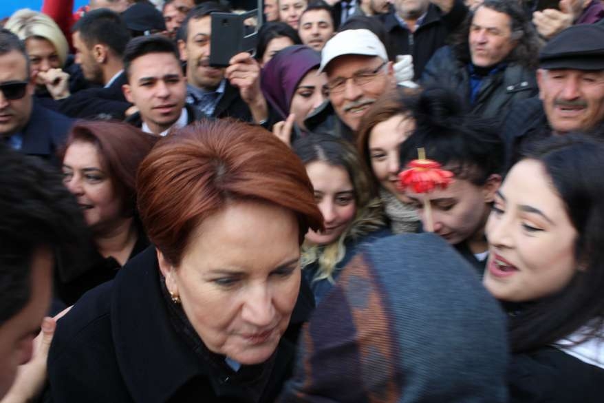 Hacı Karagöz'den miting gibi SKM açılışı 82