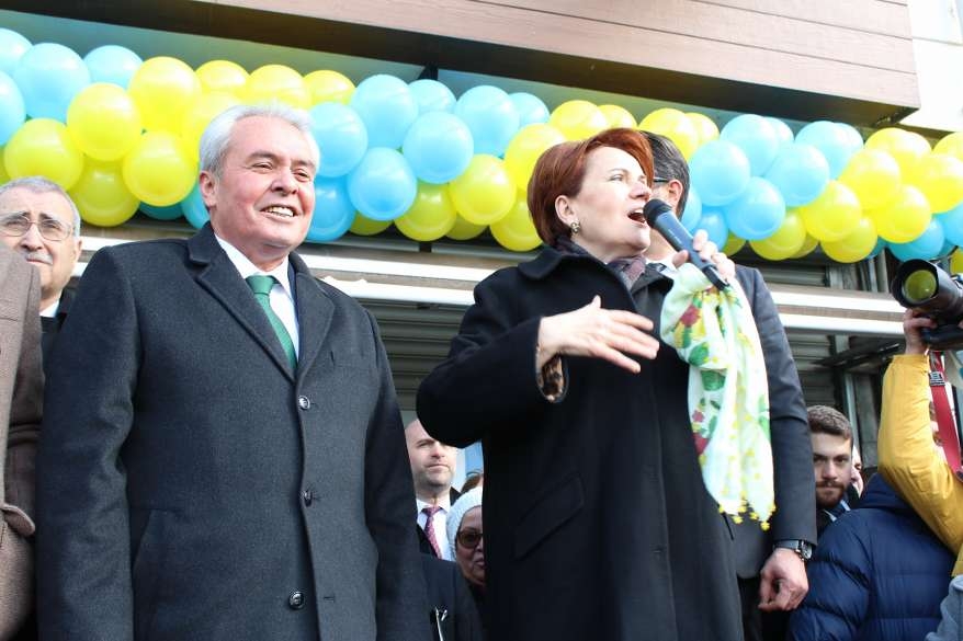 Hacı Karagöz'den miting gibi SKM açılışı 84