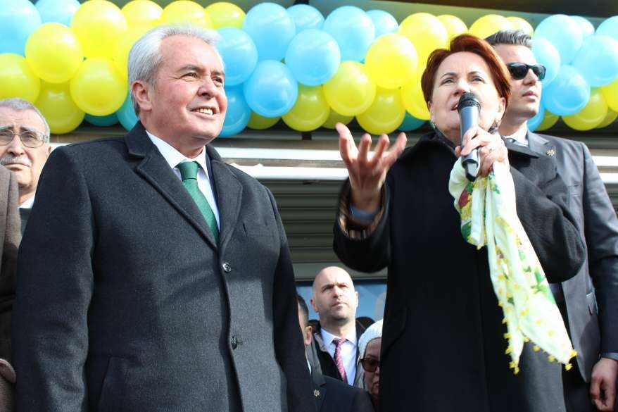 Hacı Karagöz'den miting gibi SKM açılışı 85