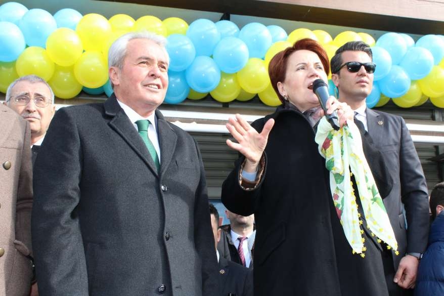 Hacı Karagöz'den miting gibi SKM açılışı 92