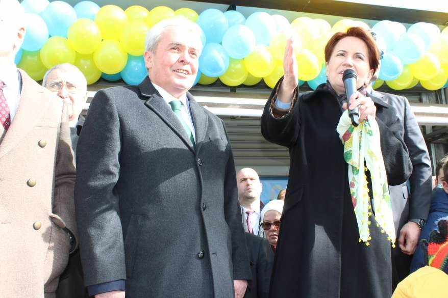 Hacı Karagöz'den miting gibi SKM açılışı 99