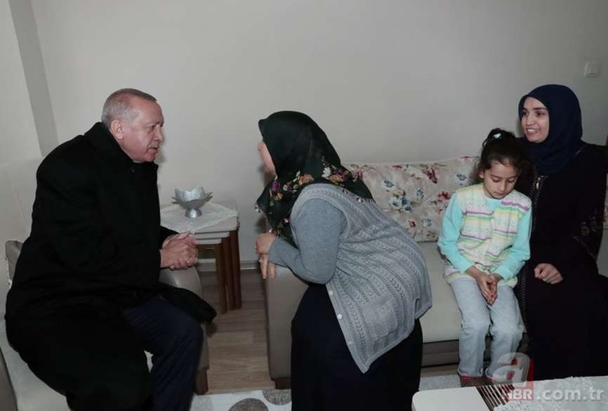 Cumhurbaşkanı Erdoğan'dan Gölbaşı'nda çat kapı ev ziyareti 2