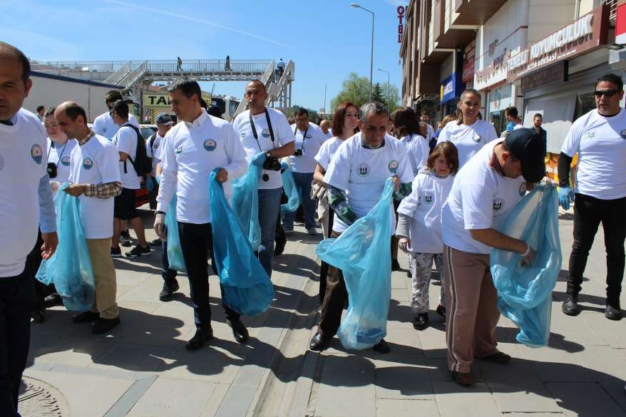 Engelli öğrencilerden örnek temizlik kampanyası 13