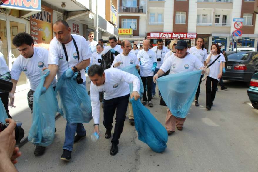 Engelli öğrencilerden örnek temizlik kampanyası 32