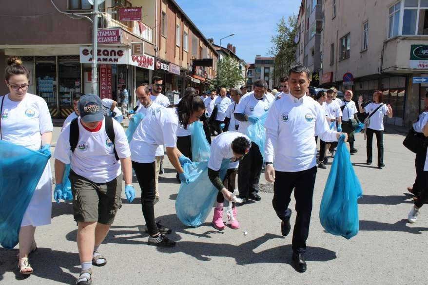 Engelli öğrencilerden örnek temizlik kampanyası 46