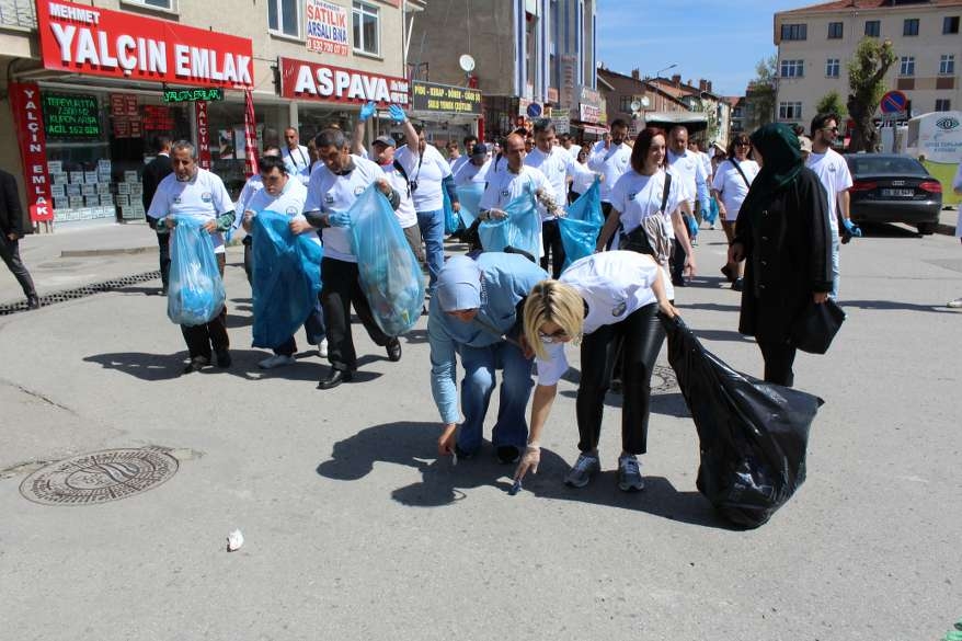 Engelli öğrencilerden örnek temizlik kampanyası 49