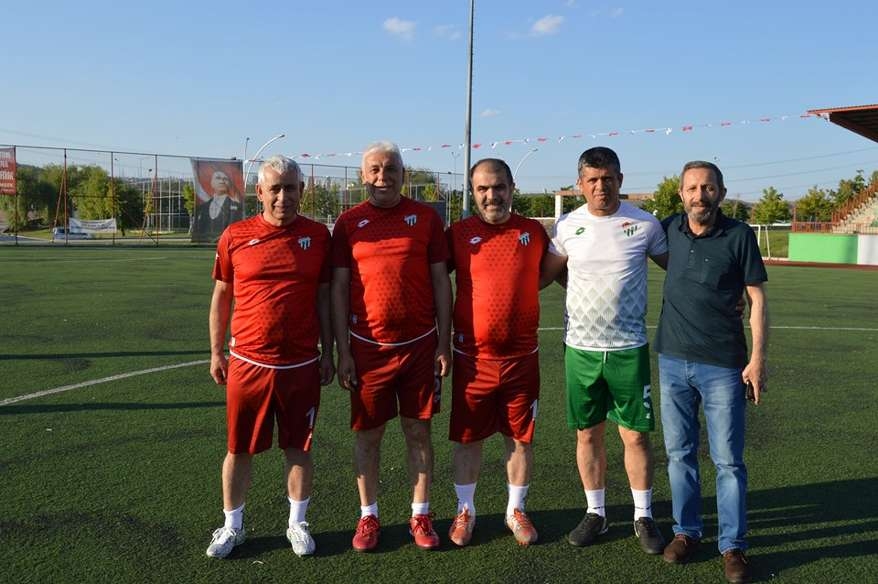 Turnuvanın şampiyonu Velihimmetlispor 33