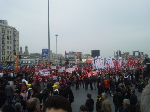 Taksim'de kalabalık kadraja sığmadı 3