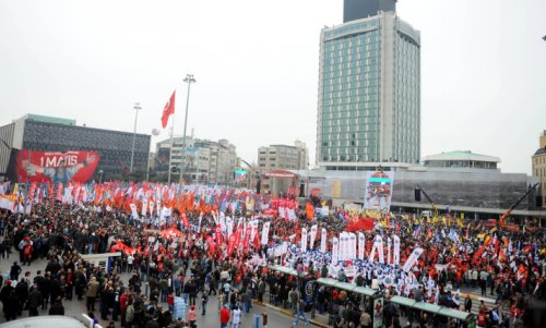 Taksim'de kalabalık kadraja sığmadı 5