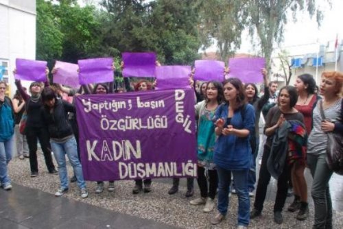 Hıncal Uluç'a protesto
