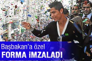 Ronaldo'dan Başbakan Erdoğan'a özel forma