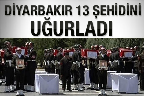Diyarbakır'da 13 Şehit için tören