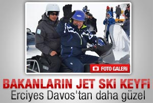 Bakanların jet ski keyfi