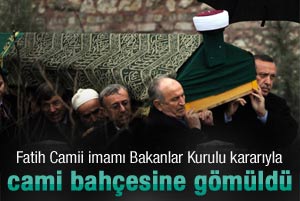 Erdoğan İbrahim Subaşı'nın tabutunu omuzladı