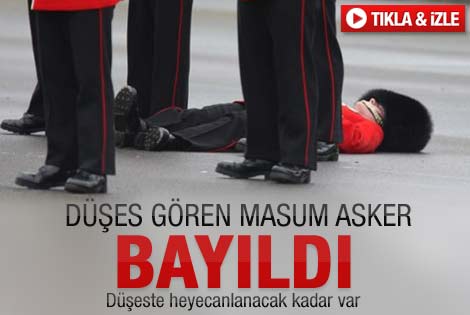 Cambridge Düşes'i gören asker bayıldı - İzle