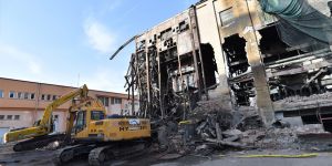 Maltepe'deki fabrika yıkılıyor
