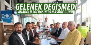 Göl-Der Başkanı Gürsel Demirci, Aşure Dağıttı