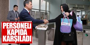 Başkan Şimşek personeli kapıda karşıladı!