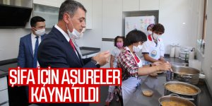 Gölbaşı’nın öğrencileri aşure için mutfakta buluştu