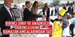 Ramazan amcalarından miniklere süt sürprizi