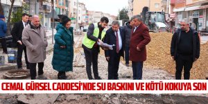 CEMAL GÜRSEL CADDESİ’NDE SU BASKINI VE KÖTÜ KOKUYA SON