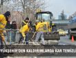 BÜYÜKŞEHİR’DEN KALDIRIMLARDA KAR TEMİZLİĞİ